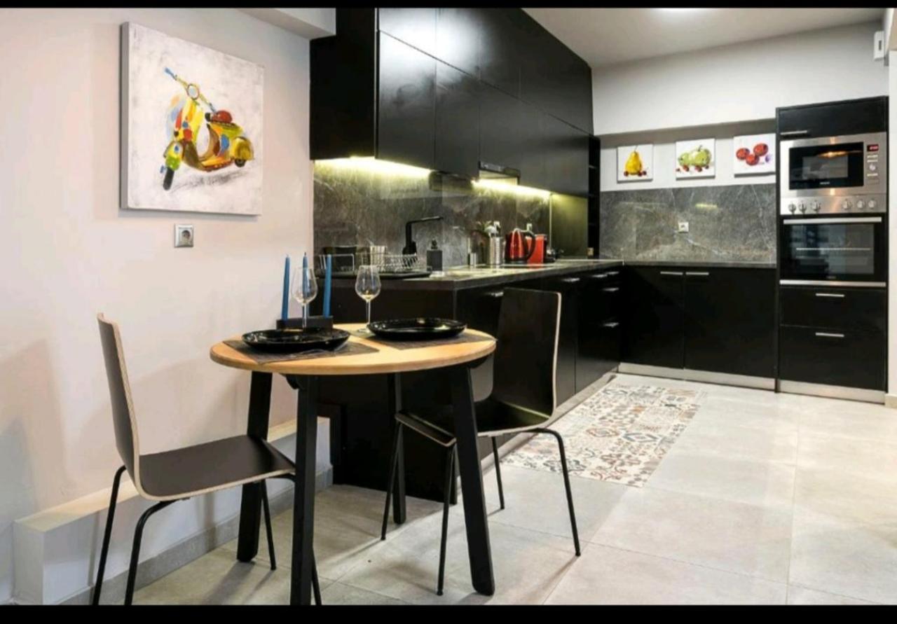 Romantic Jacuzzi Apartment Atenas Exterior foto