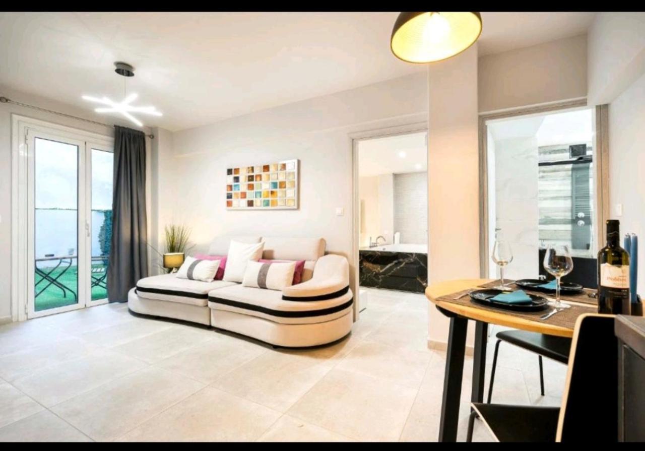 Romantic Jacuzzi Apartment Atenas Exterior foto